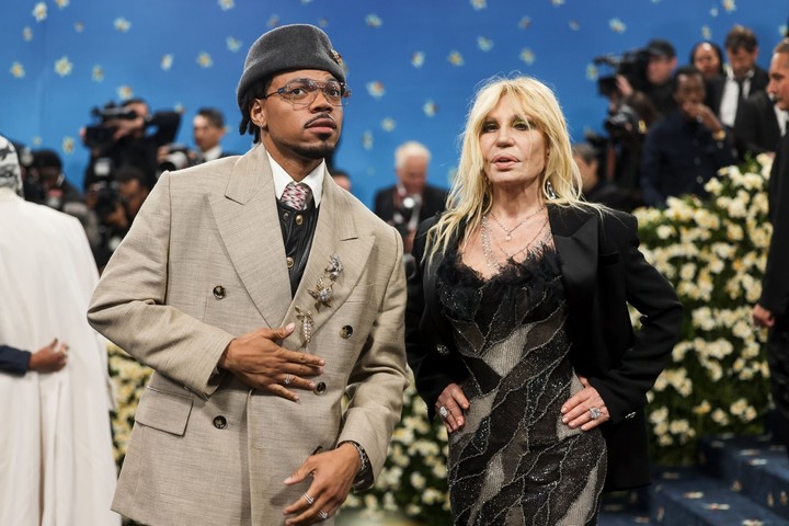 Nákupné maniačky - brošne - Met Gala 2025